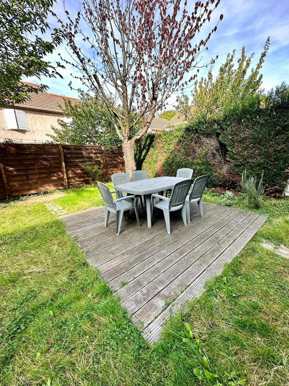 Appartement Calme Avec Jardin Proche De Paris Evry-Gregy-sur-Yerre Buitenkant foto